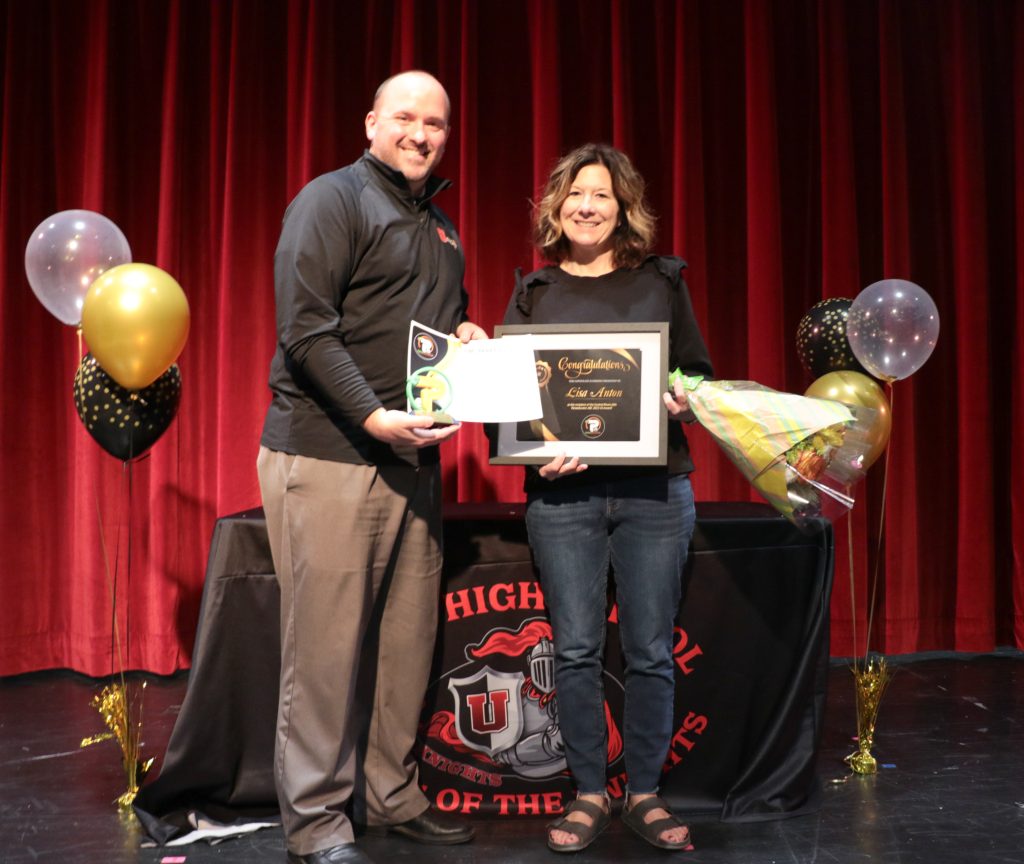 Central Rivers AEA Paraeducator ABC 2023-24 Award Winner Lisa Anton from Union High School with Jason Toenges, principal